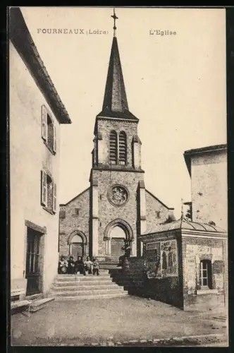 AK Fourneaux /Loire, L`Église et la place du village