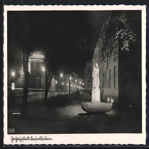 AK Kaiserslautern, Vereinsbank und Denkmal bei Nacht