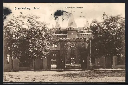 AK Brandenburg a. Havel, Blick zur Kürassier-Kaserne