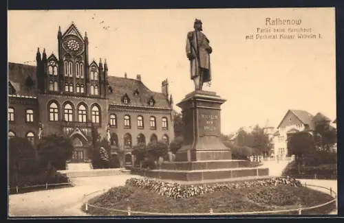 AK Rathenow, Partie beim Kreishaus mit Denkmal v. Kaiser Wilhelm I.