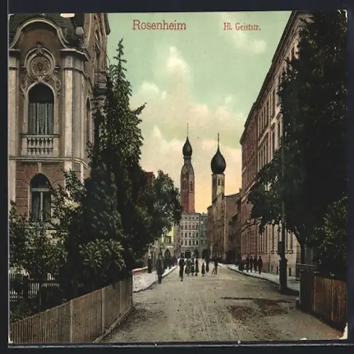AK Rosenheim / Obb., Hl. Geiststrasse mit Passanten