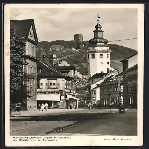 AK Karlsruhe-Durlach, Die strasse m. Stadtkirche u. Turmberg