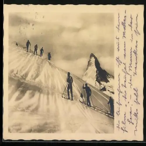 Foto-AK Skifahrer auf einem Berg im Schnee 1931