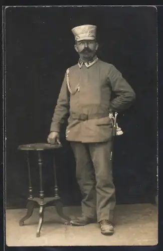 AK Landwehr-Uffz. in Uniform mit Bajonett und Schützenschnur 1. Stufe