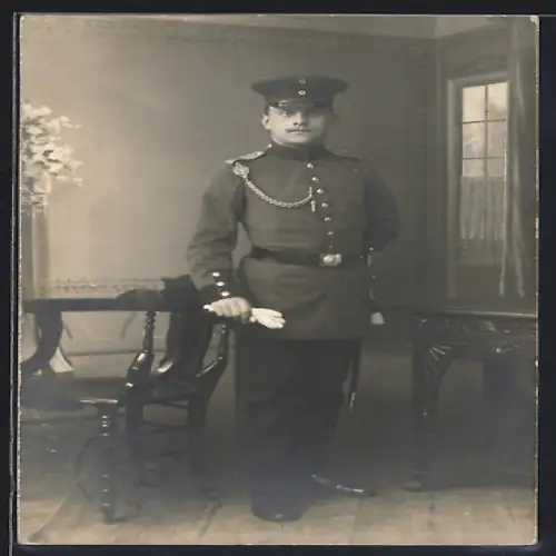 AK Soldat in Uniform mit Bajonett und Schützenschnur 1. Stufe