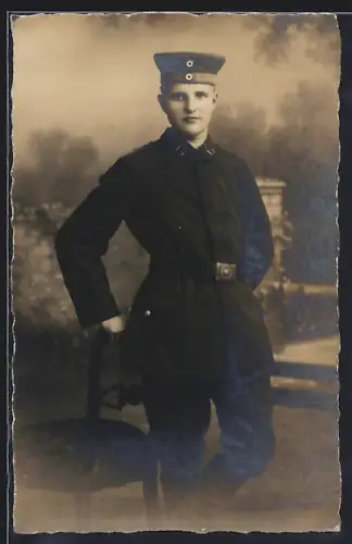 Foto-AK Landwehr-Soldat vom Rgt. Nr. 15 in Uniform