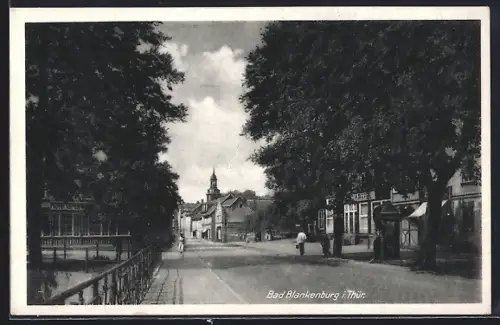 AK Bad Blankenburg i. Thür., Strassenpartie mit Cafe