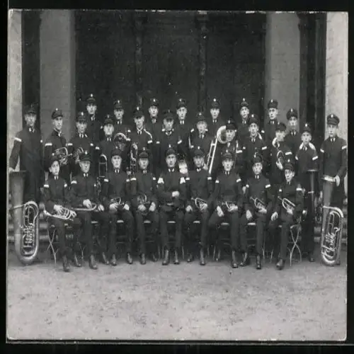 AK Augsburg, Jugendkapelle mit Instrumenten 1926