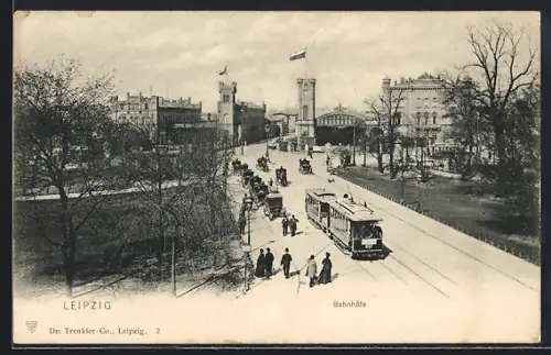 AK Leipzig, Bahnhöfe und Strassenpartie mit Strassenbahn