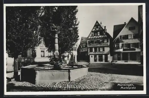 AK Münsingen, Marktplatz mit Gasthaus und Buchbinderei