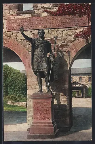 AK Kastell Saalburg, Standbild Antonius Pius vor der Porta decumana