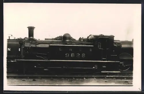Foto-AK Dampflokomotive No. 9828 LNER, englische Eisenbahn