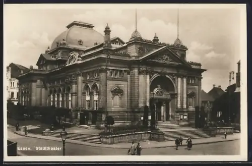 AK Essen, Stadttheater von der Strasse aus