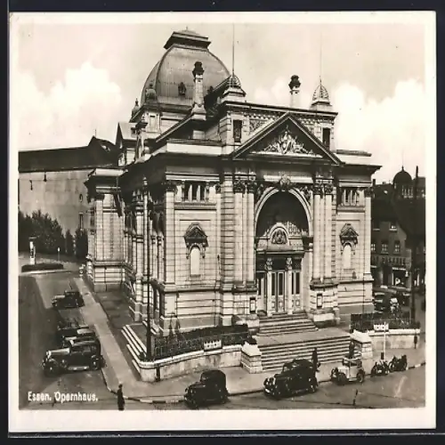 AK Essen, Opernhaus mit Strasse aus der Vogelschau