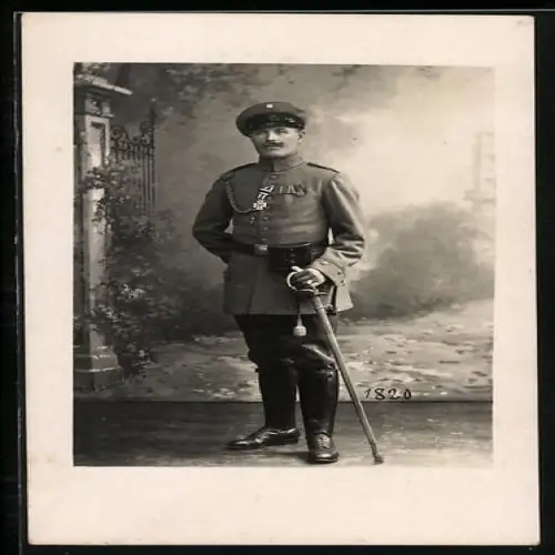Foto-AK Gefreiter in Uniform mit EK II 1914 am Verleihungstage, Ordensspange alter Art und Schützenschnur 1. Stufe