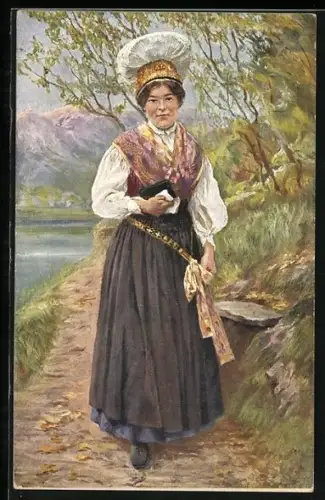 AK Slowakische junge Frau in volkstypischer Tracht auf einem Feldweg