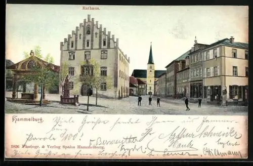 AK Hammelburg, Rathaus und Kirche mit Denkmal