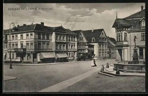 AK Bad Salzungen, Marktplatz mit Mohren-Apotheke und Brunnen