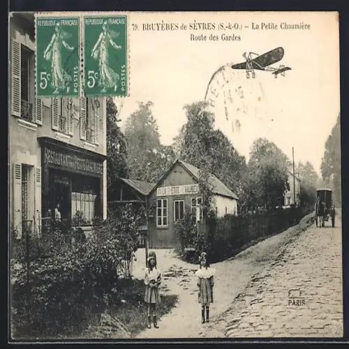 AK Bruyères de Sèvres, La Petite Chaumière Route des Gardes avec enfants et calèche