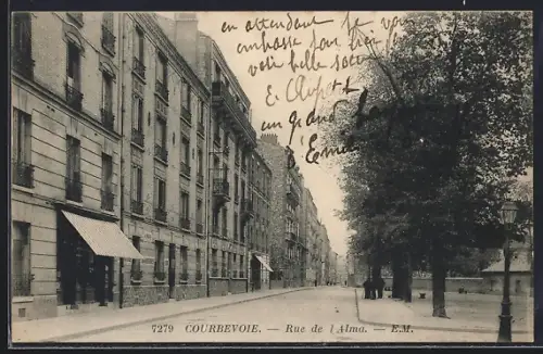 AK Courbevoie, Rue de l`Alma avec bâtiments résidentiels et arbres bordant la rue