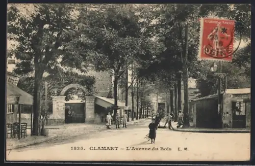 AK Clamart, L`Avenue du Bois avec passants et arbres ombragés