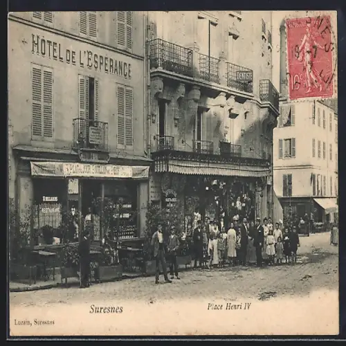 AK Suresnes, Hôtel de l`Espérance et commerces sur la Place Henri IV