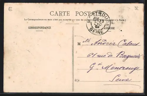 AK Malakoff, Rue des Clozeaux et tramway avec passants et bâtiments adjacents