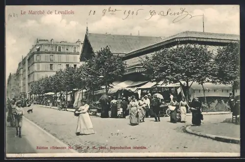 AK Levallois, Le Marché animé avec des passants et étals sous les arbres