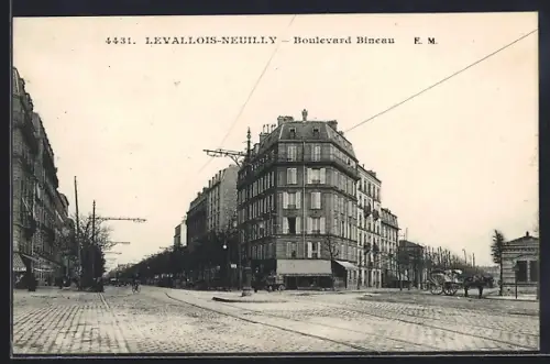 AK Levallois-Neuilly, Boulevard Bineau avec vue sur bâtiments et rue pavée