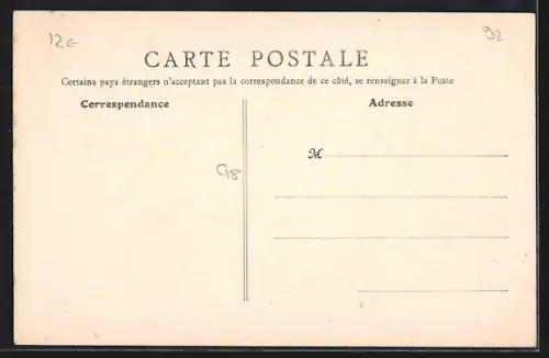 AK Levallois-Perret, La Fondation Pereire avec calèches sur la rue pavée