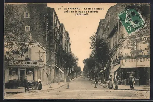 AK La Garenne, La Rue Voltaire près de la Rue de Sartoris, côté droit, Café et Boucherie visibles