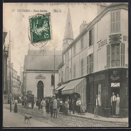 AK Colombes, Place Gallée animée avec passants et commerces