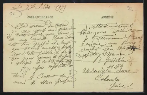 AK Colombes, Rue St-Denis avec automobile ancienne et passants