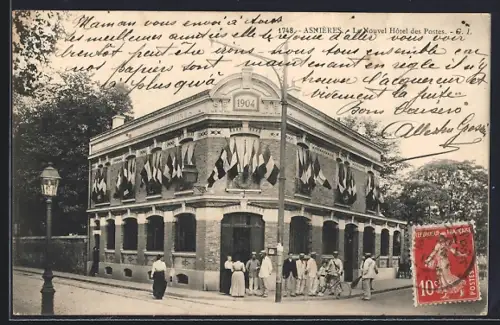 AK Asnières, Le Nouvel Hôtel des Postes, décoré de drapeaux et foule devant le bâtiment