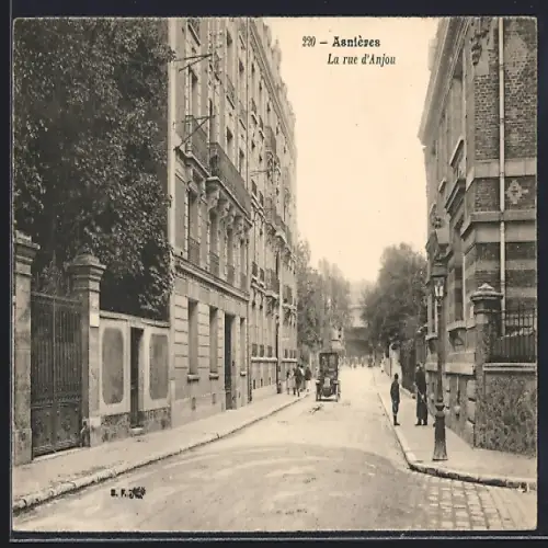 AK Asnières, La rue d`Anjou avec passants et calèche