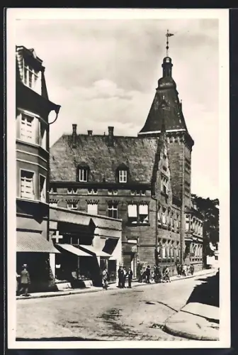 AK Dudweiler /Saar, Rathaus mit Strassenpartie