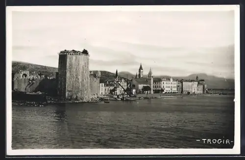 AK Trogir, Panorama mit Burg