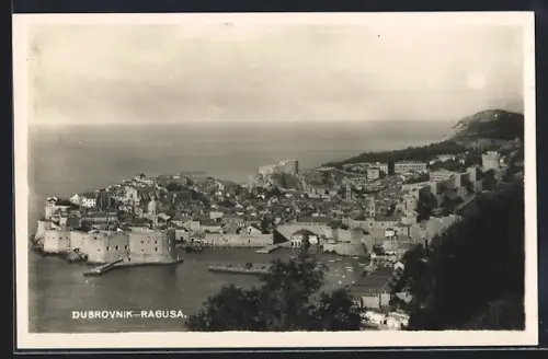 AK Dubrovnik, Panorama mit Burg