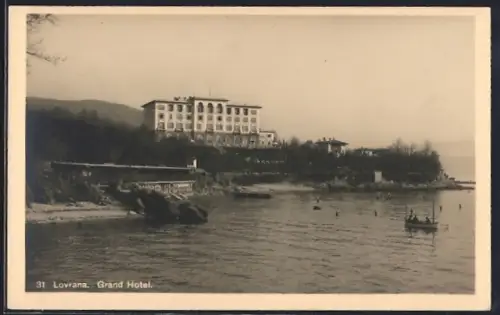 AK Laurana, Grand Hotel, Boot auf dem Meer