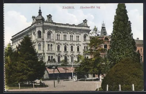 AK Zagreb, Akademicki trg, Place de l`academie