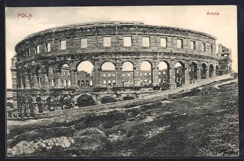 AK Pola, Arena