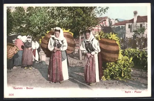 AK Split / Spalato, Bazar, Pazar, Kroatinnen in Volkstracht auf dem Markt