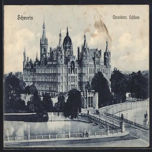 AK Schwerin / Mecklenburg, Blick zum Grossherzogl. Schloss