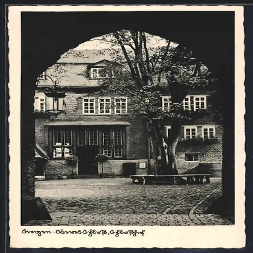 AK Singen / Hohentwiel, Oberes Schloss, Schlosshof durch Tor gesehen