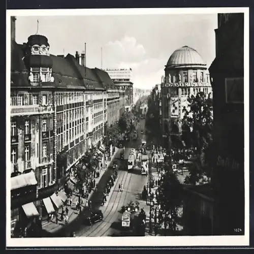 AK Berlin-Kreuzberg, Saarlandstrasse mit Haus Vaterland, Strassenbahn, viele Leute, Bus