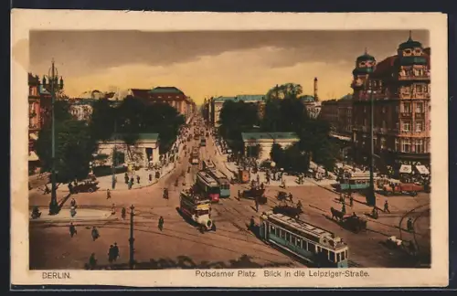 AK Berlin, Strassenbahnen auf dem Potsdamer Platz mit Blick in die Leipziger Strasse