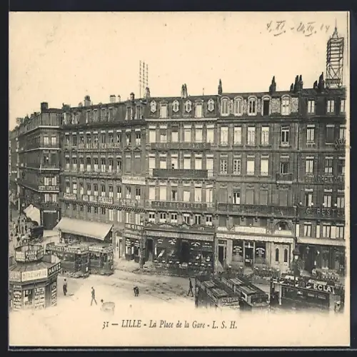 AK Lille, La Place de la Gare, Strassenbahn