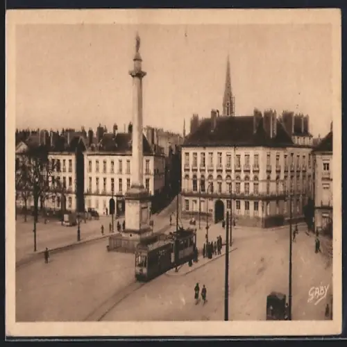 AK Nantes /Loire-Inf., Colonne Louis XVI, Place du Maraéchal Foch, Strassenbahn