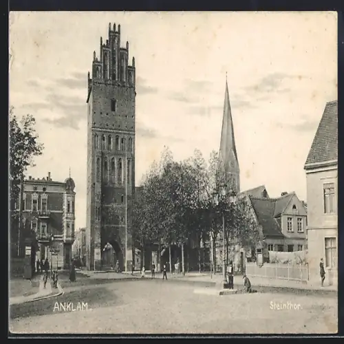 AK Anklam, Steinthor mit Blick auf die Kirche