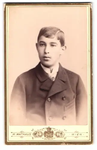 Fotografie H. Mathaus, Wien, Favoritenstrasse 21, Portrait eines jungen Mannes